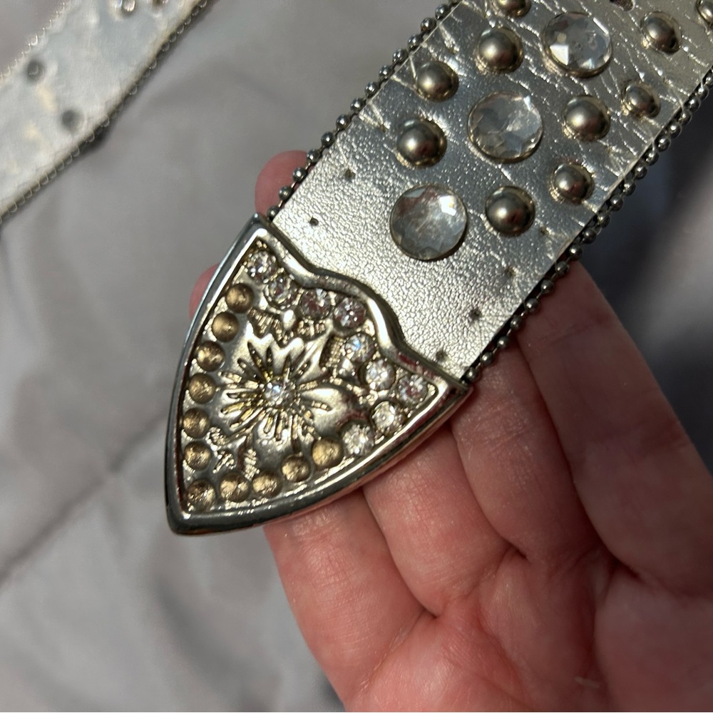 Silver Fleur De Lis Studded Bejeweled Faux Leather Statement Belt Size Large - Picture 8 of 12